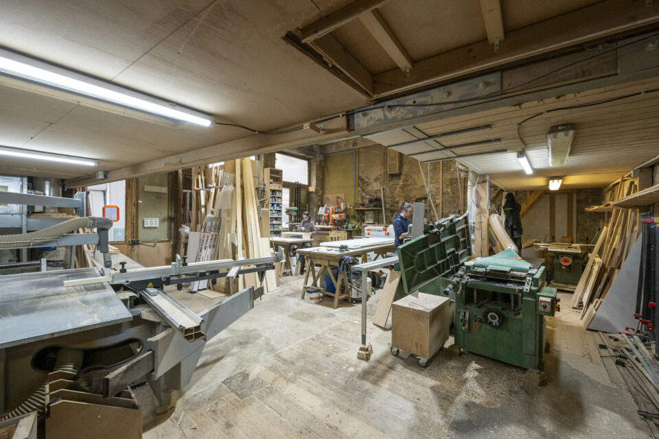 fabrication-meuble-machine-scie-menuiserie-lyon